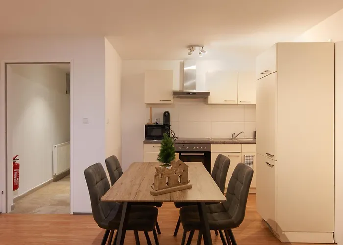 Spacious Near Schoenbrunn Castle *